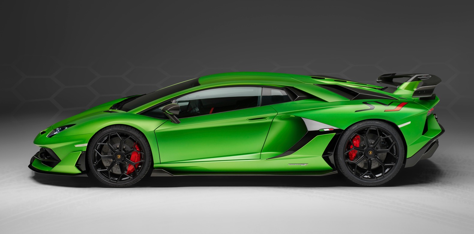 Green Lamborghini Aventador SVJ